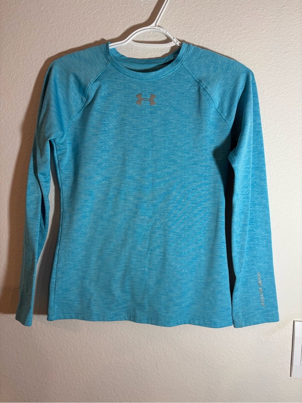 Under Armour Girls' Teal Blue Long Sleeve cold gear Top, size YXL